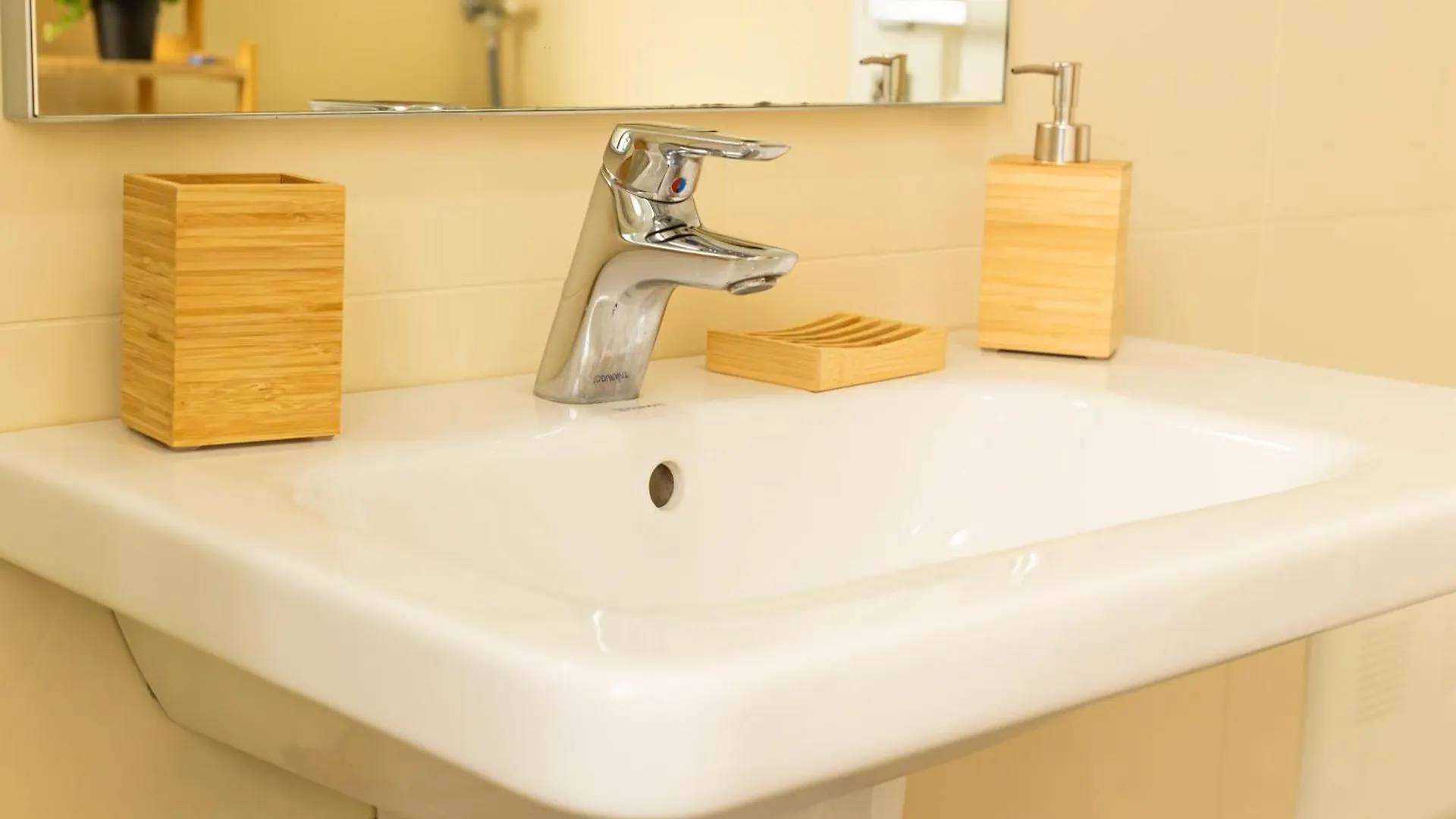 Prime Living - Gold Apartment Sui Navigli Milan Italy