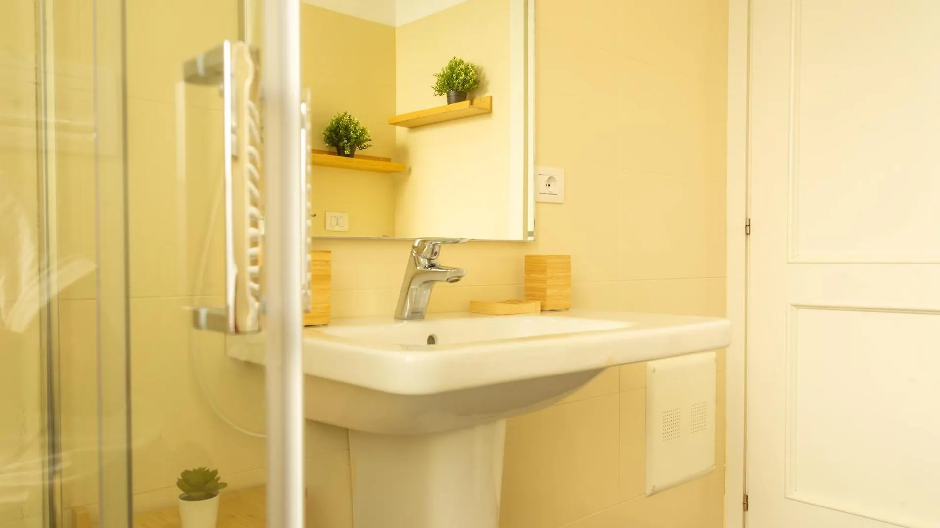 Prime Living - Gold Apartment Sui Navigli Milan 0*,  Italy